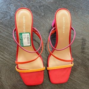 New Never Been Worn Women’s sz 8 Marc Fisher Alaina Sandal Heels